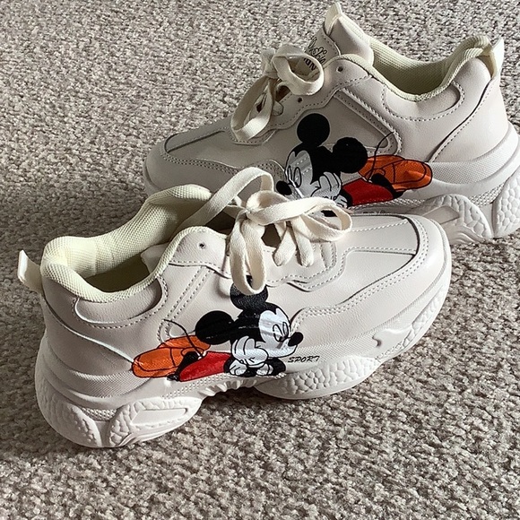 Shoes - Picture 5 of 5